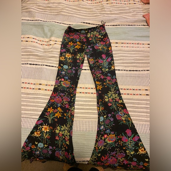 Gypsy Queen Bells in Black Floral
SPELL - Picture 6 of 10